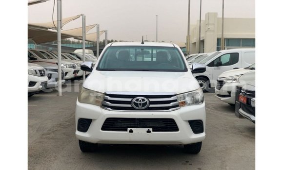 Sayi Imported Toyota Hilux White Mota in Import - Dubai a Ashanti Sayi Imported Toyota Hilux White Mota in Import - Dubai a Ashanti