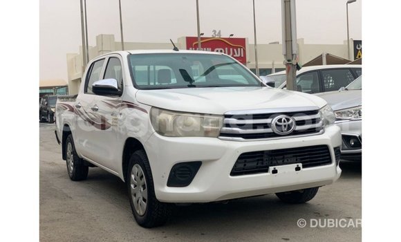 Sayi Imported Toyota Hilux White Mota in Import - Dubai a Ashanti Sayi Imported Toyota Hilux White Mota in Import - Dubai a Ashanti
