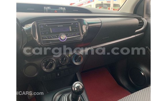 Sayi Imported Toyota Hilux White Mota in Import - Dubai a Ashanti Sayi Imported Toyota Hilux White Mota in Import - Dubai a Ashanti