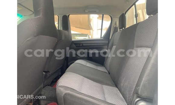 Sayi Imported Toyota Hilux White Mota in Import - Dubai a Ashanti Sayi Imported Toyota Hilux White Mota in Import - Dubai a Ashanti