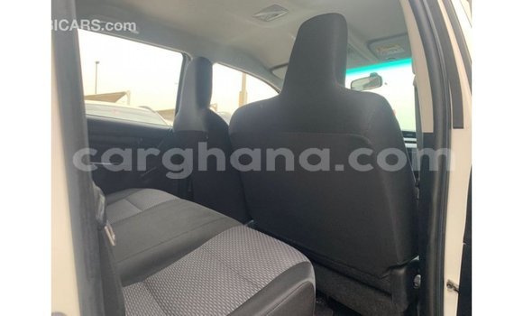 Sayi Imported Toyota Hilux White Mota in Import - Dubai a Ashanti Sayi Imported Toyota Hilux White Mota in Import - Dubai a Ashanti