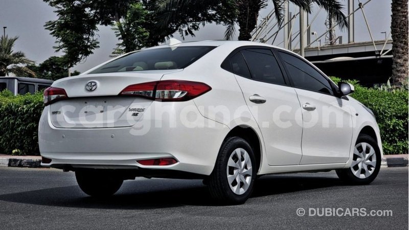 Big with watermark toyota yaris ashanti import dubai 46854