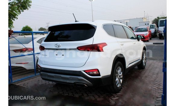 Ra Imported Hyundai Santa Fe funfun Ọkọ̀ in Import - Dubai ni Ashanti Ra Imported Hyundai Santa Fe funfun Ọkọ̀ in Import - Dubai ni Ashanti