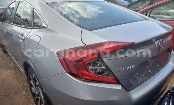 Sayi Na hannu Honda Civic Azurfa Mota in Accra a Greater Accra