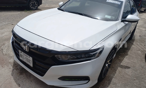Sayi Na hannu Honda Accord White Mota in Accra a Greater Accra Sayi Na hannu Honda Accord White Mota in Accra a Greater Accra