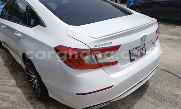 Sayi Na hannu Honda Accord White Mota in Accra a Greater Accra Sayi Na hannu Honda Accord White Mota in Accra a Greater Accra
