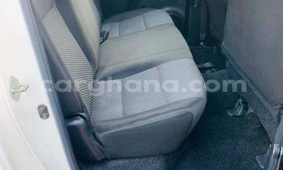 Buy Used Toyota Hilux White Car in Sekondi–Takoradi Metropolitan in Western Buy Used Toyota Hilux White Car in Sekondi–Takoradi Metropolitan in Western