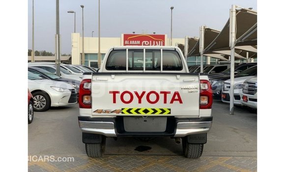 Ra Imported Toyota Hilux funfun Ọkọ̀ in Import - Dubai ni Ashanti Ra Imported Toyota Hilux funfun Ọkọ̀ in Import - Dubai ni Ashanti