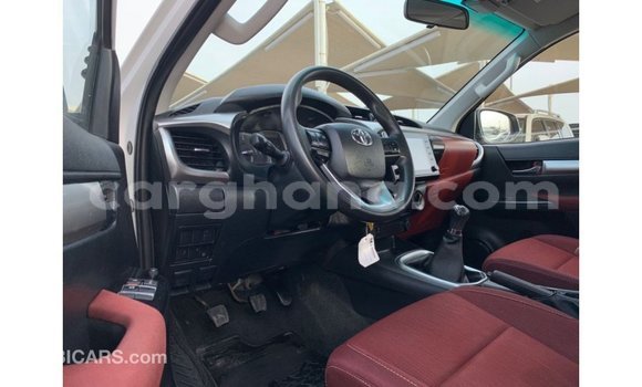 Ra Imported Toyota Hilux funfun Ọkọ̀ in Import - Dubai ni Ashanti Ra Imported Toyota Hilux funfun Ọkọ̀ in Import - Dubai ni Ashanti