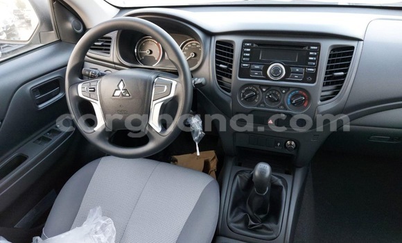 Ra Àlòkù Mitsubishi L200 funfun Ọkọ̀ in Accra ni Greater Accra Ra Àlòkù Mitsubishi L200 funfun Ọkọ̀ in Accra ni Greater Accra