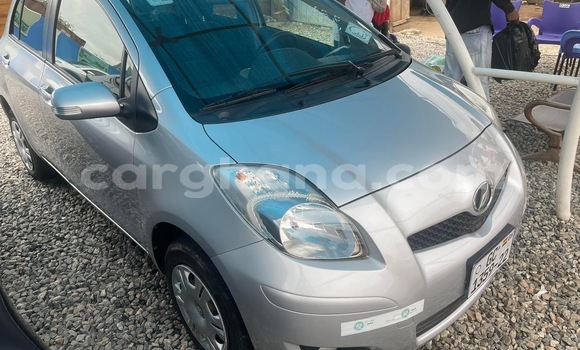 Sayi Na hannu Toyota Vitz Azurfa Mota in Accra a Greater Accra Sayi Na hannu Toyota Vitz Azurfa Mota in Accra a Greater Accra