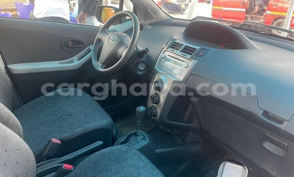 Sayi Na hannu Toyota Vitz Azurfa Mota in Accra a Greater Accra Sayi Na hannu Toyota Vitz Azurfa Mota in Accra a Greater Accra