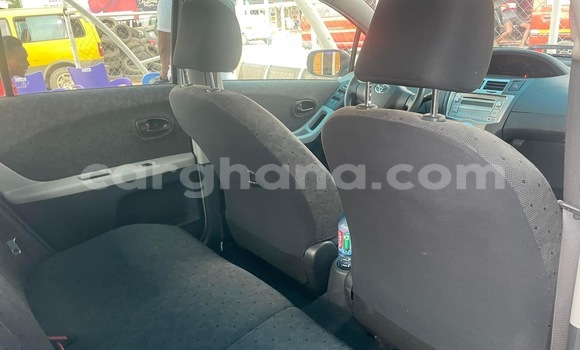 Sayi Na hannu Toyota Vitz Azurfa Mota in Accra a Greater Accra Sayi Na hannu Toyota Vitz Azurfa Mota in Accra a Greater Accra