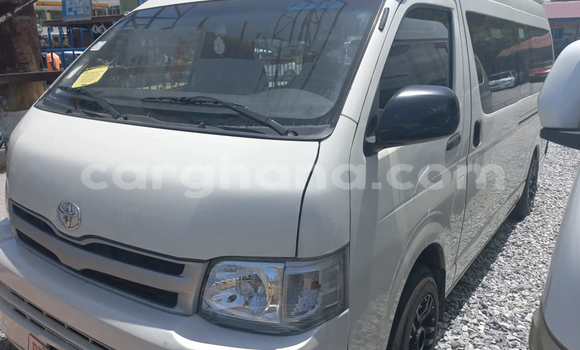 Ra Àlòkù Toyota Hiace funfun Ọkọ̀ in Accra ni Greater Accra Ra Àlòkù Toyota Hiace funfun Ọkọ̀ in Accra ni Greater Accra