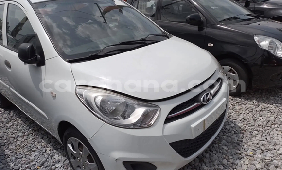 Ra Àlòkù Hyundai i10 funfun Ọkọ̀ in Accra ni Greater Accra Ra Àlòkù Hyundai i10 funfun Ọkọ̀ in Accra ni Greater Accra