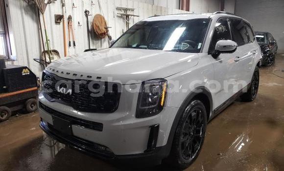 Sayi Na hannu Kia Towner White Mota in Accra a Greater Accra