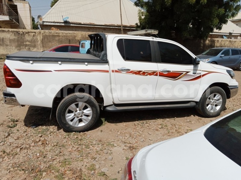 Big with watermark toyota hilux western sekondi 47007