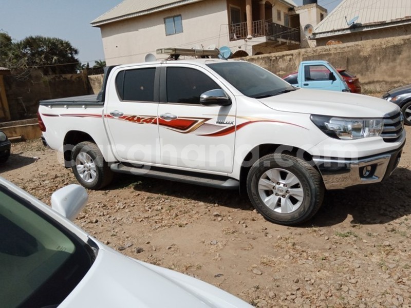 Big with watermark toyota hilux western sekondi 47007