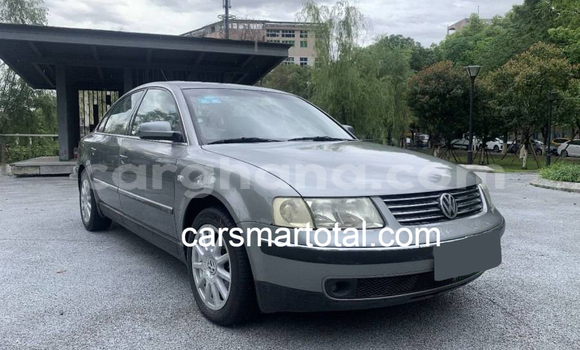 Sayi Na hannu Volkswagen Passat Azurfa Mota in Accra a Greater Accra