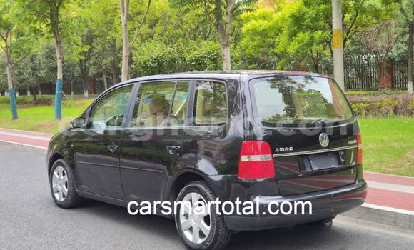 Buy Used Volkswagen Touran Silver Car in Accra in Greater Accra Buy Used Volkswagen Touran Silver Car in Accra in Greater Accra