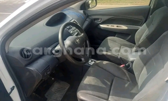 Buy Used Toyota Yaris White Car in Accra in Greater Accra Buy Used Toyota Yaris White Car in Accra in Greater Accra