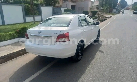 Buy Used Toyota Yaris White Car in Accra in Greater Accra Buy Used Toyota Yaris White Car in Accra in Greater Accra