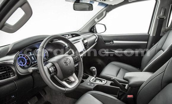 Buy Used Toyota Hilux White Car in Accra in Greater Accra Buy Used Toyota Hilux White Car in Accra in Greater Accra