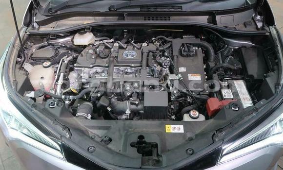 Sayi Na hannu Toyota C-HR Azurfa Mota in Accra a Greater Accra Sayi Na hannu Toyota C-HR Azurfa Mota in Accra a Greater Accra