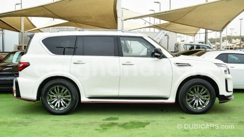 Big with watermark nissan armada ashanti import dubai 47026