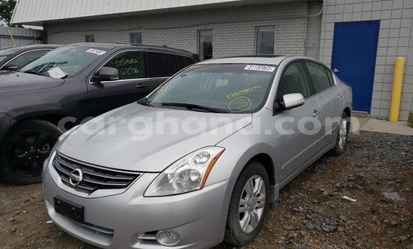 Sayi Na hannu Nissan Altima Azurfa Mota in Accra a Greater Accra