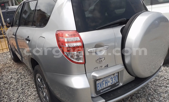 Sayi Na hannu Toyota RAV4 Azurfa Mota in Accra a Greater Accra Sayi Na hannu Toyota RAV4 Azurfa Mota in Accra a Greater Accra