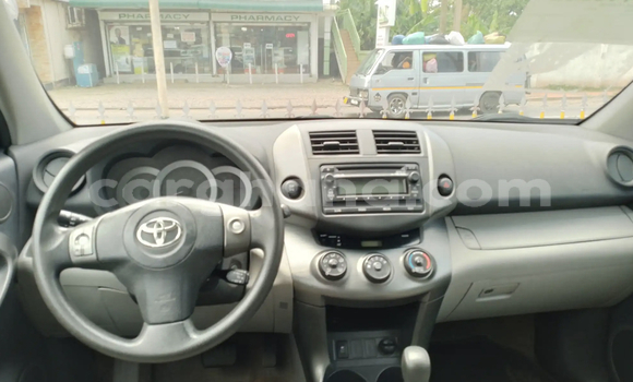 Ra Àlòkù Toyota RAV4 Silver Ọkọ̀ in Accra ni Greater Accra Ra Àlòkù Toyota RAV4 Silver Ọkọ̀ in Accra ni Greater Accra