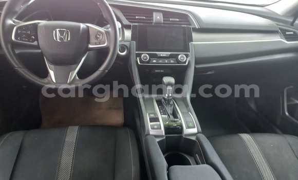 Sayi Na hannu Honda Civic White Mota in Accra a Greater Accra Sayi Na hannu Honda Civic White Mota in Accra a Greater Accra