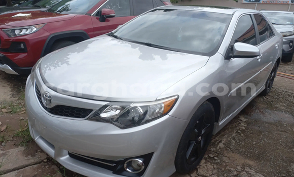 Ra Àlòkù Toyota Camry Silver Ọkọ̀ in Accra ni Greater Accra