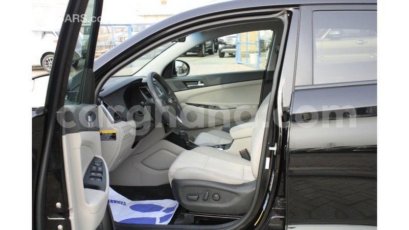 Big with watermark hyundai tucson ashanti import dubai 47071