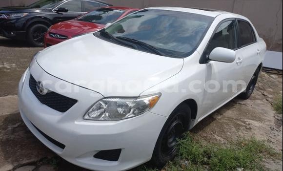 Sayi Na hannu Toyota Corolla White Mota in Accra a Greater Accra Sayi Na hannu Toyota Corolla White Mota in Accra a Greater Accra