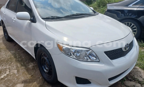 Sayi Na hannu Toyota Corolla White Mota in Accra a Greater Accra Sayi Na hannu Toyota Corolla White Mota in Accra a Greater Accra