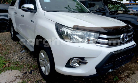 Buy Used Toyota Hilux White Car in Accra in Greater Accra Buy Used Toyota Hilux White Car in Accra in Greater Accra