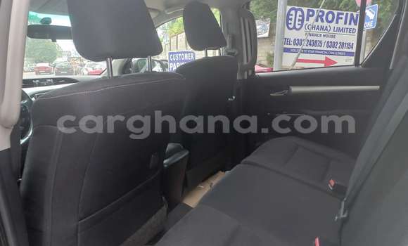 Buy Used Toyota Hilux White Car in Accra in Greater Accra Buy Used Toyota Hilux White Car in Accra in Greater Accra