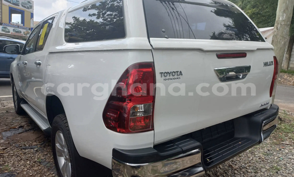 Buy Used Toyota Hilux White Car in Accra in Greater Accra Buy Used Toyota Hilux White Car in Accra in Greater Accra