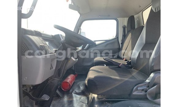 Ra Imported Mitsubishi i funfun Ọkọ̀ in Import - Dubai ni Ashanti Ra Imported Mitsubishi i funfun Ọkọ̀ in Import - Dubai ni Ashanti