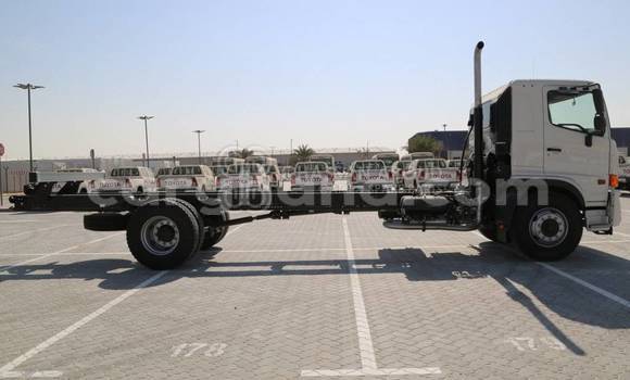 Buy New Hino GH White Truck in Import - Dubai in Ashanti Buy New Hino GH White Truck in Import - Dubai in Ashanti