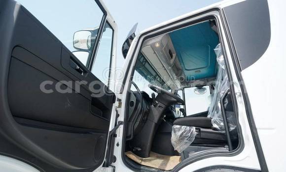 Buy New Iveco Trakker White Truck in Import - Dubai in Ashanti Buy New Iveco Trakker White Truck in Import - Dubai in Ashanti