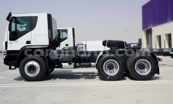 Buy New Iveco Trakker White Truck in Import - Dubai in Ashanti Buy New Iveco Trakker White Truck in Import - Dubai in Ashanti