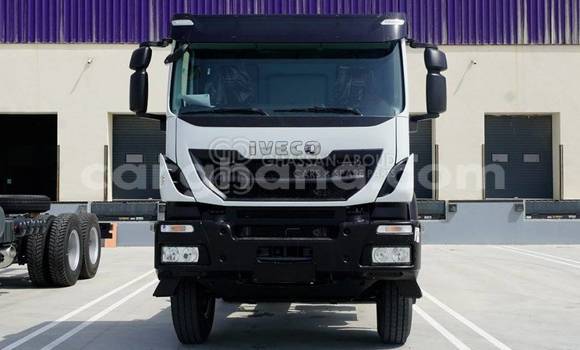 Buy New Iveco Trakker White Truck in Import - Dubai in Ashanti Buy New Iveco Trakker White Truck in Import - Dubai in Ashanti