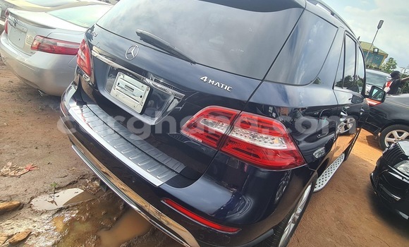 Sayi Na hannu Mercedes‒Benz ML–Class Blue Mota in Accra a Greater Accra Sayi Na hannu Mercedes‒Benz ML–Class Blue Mota in Accra a Greater Accra