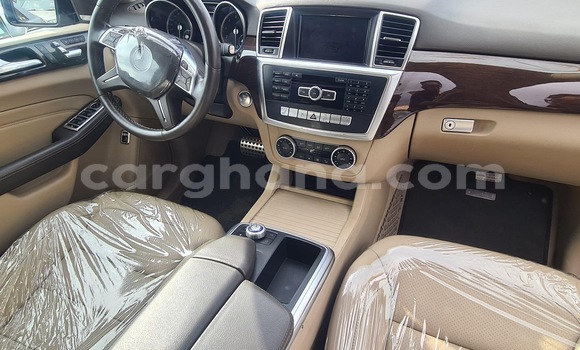 Sayi Na hannu Mercedes‒Benz ML–Class Blue Mota in Accra a Greater Accra Sayi Na hannu Mercedes‒Benz ML–Class Blue Mota in Accra a Greater Accra