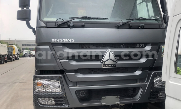 Sayi Na hannu Howo Sinotruck Black Babbar mota in Accra a Greater Accra Sayi Na hannu Howo Sinotruck Black Babbar mota in Accra a Greater Accra