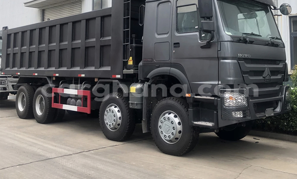 Sayi Na hannu Howo Sinotruck Black Babbar mota in Accra a Greater Accra Sayi Na hannu Howo Sinotruck Black Babbar mota in Accra a Greater Accra