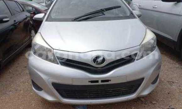 Sayi Na hannu Toyota Vitz Azurfa Mota in Accra a Greater Accra